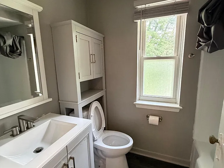 3770 Brewster St — Photo 15