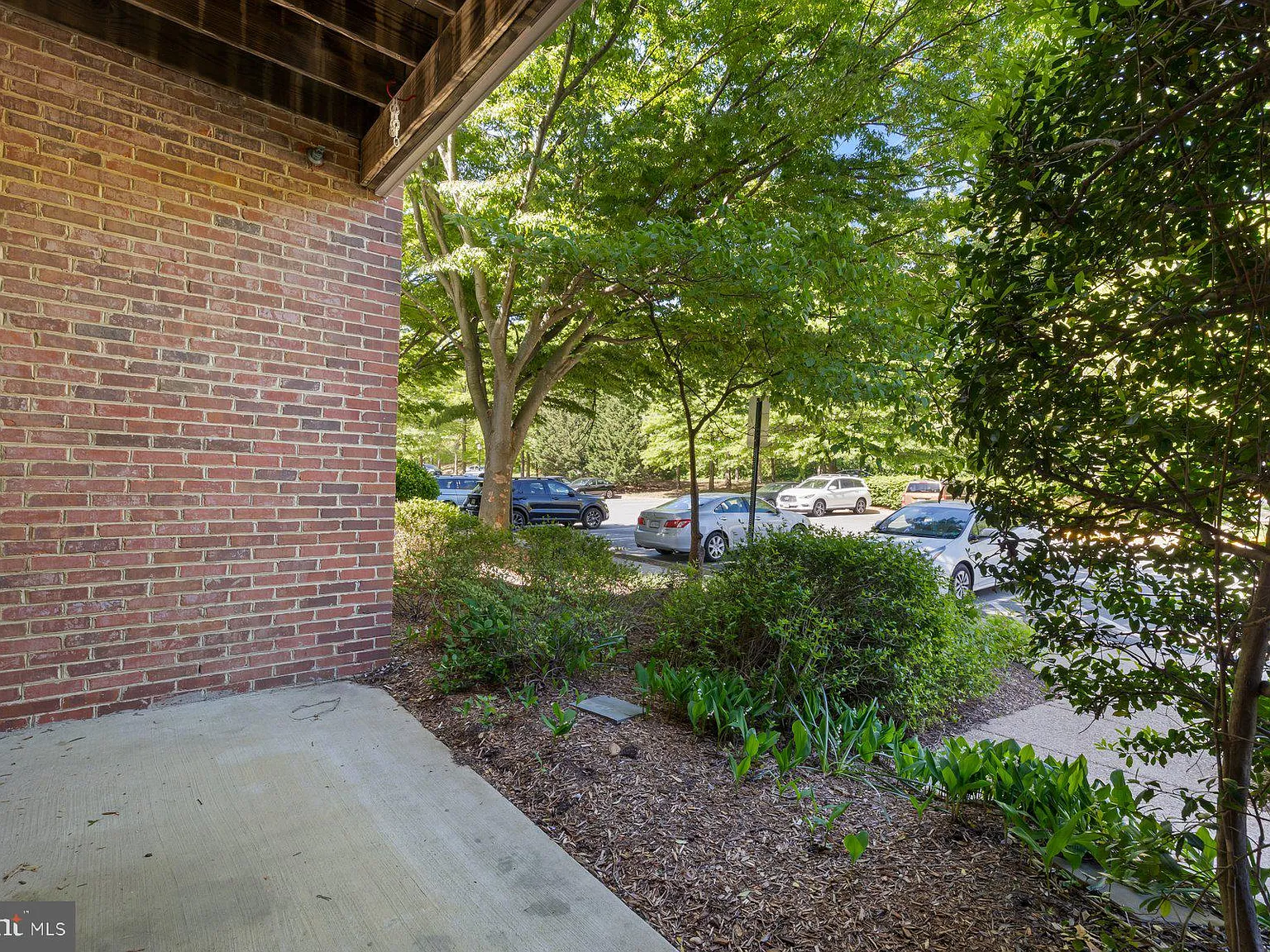 2 bed, 1280 sqft, $3,500 — Photo 3