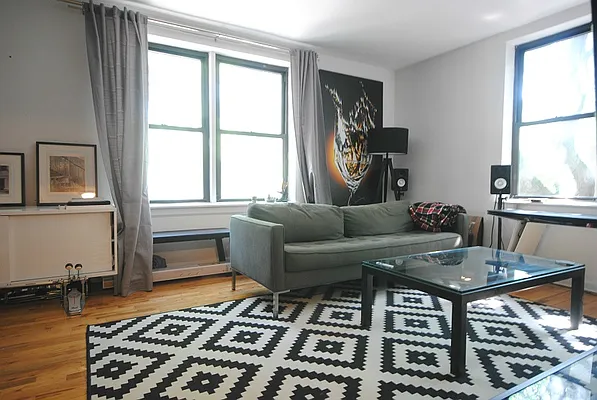 Rented by Bold New York | media 3