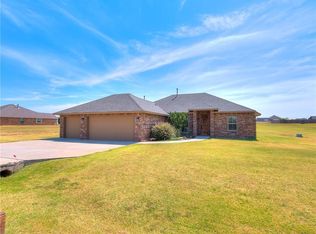 1608 Camelot St, Tuttle, OK 73089