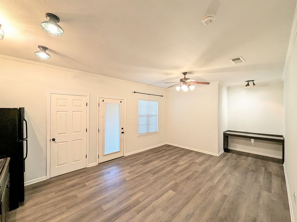 1st image of 612 S Kenilworth Pkwy APT 1H