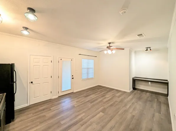 612 S Kenilworth Pkwy APT 1H, Baton Rouge, LA 70820