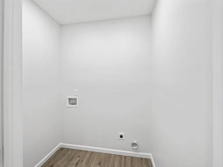 9565 Lavonia Rd — Photo 3