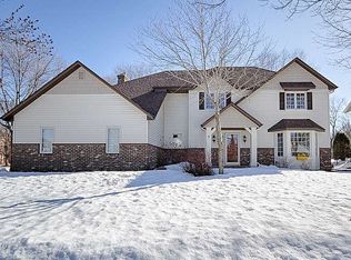 9061 Gateway Ln, Eden Prairie, MN 55347