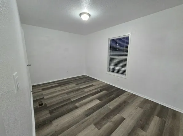 2038 Palm St #84, Las Vegas, NV 89104