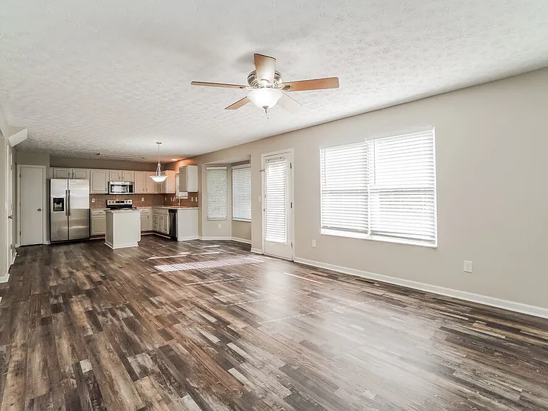 1561 Meadowlark Ln — Photo 7