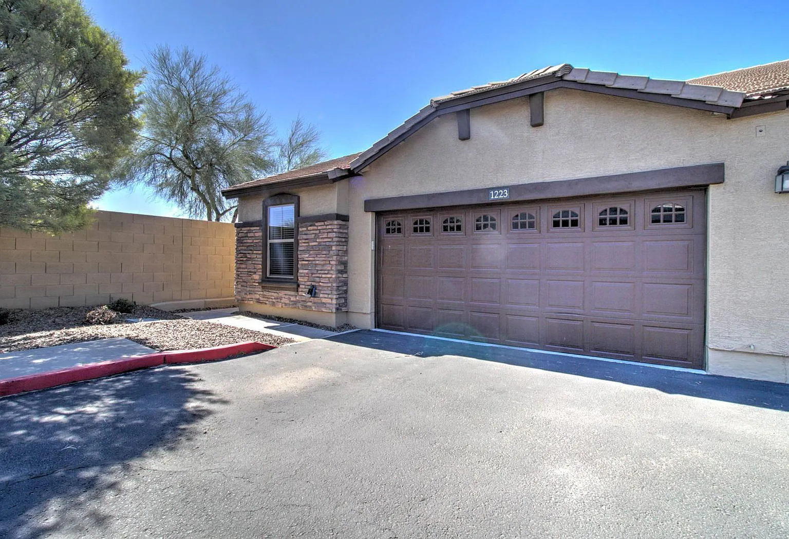 3 bed, 2.0 bath, 1248 sqft, $2,300 — Photo 2