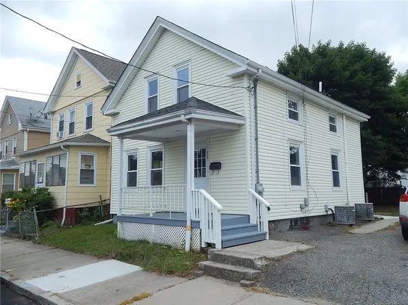 52 Hillwood St, Cranston, RI 02920