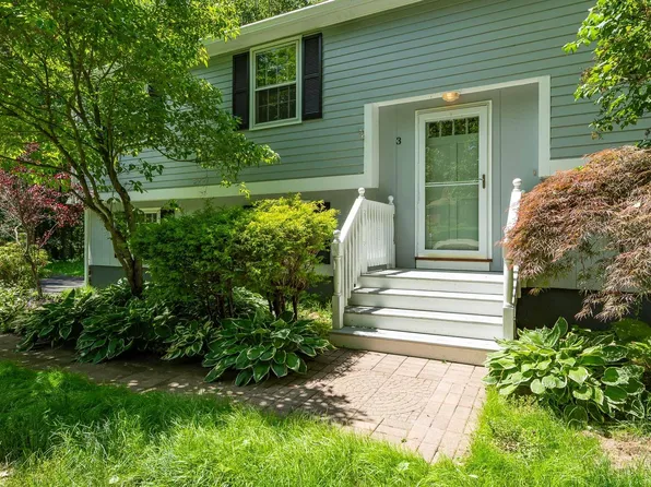 3 Joyce Lane, Stratham, NH 03885