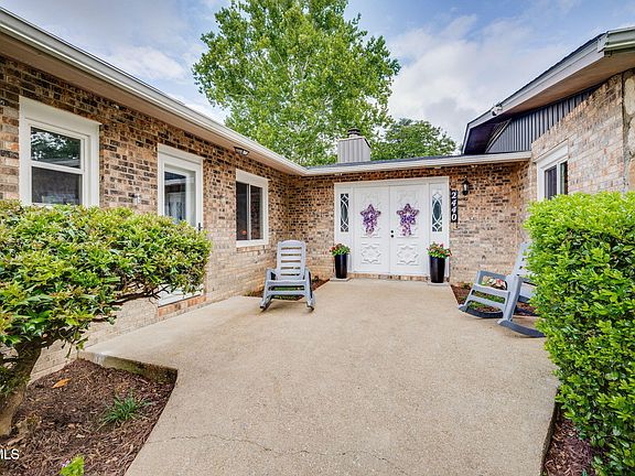 4th image of 2440 Rivermont Dr