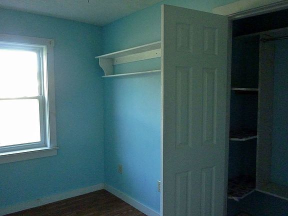 Middle Bedroom
