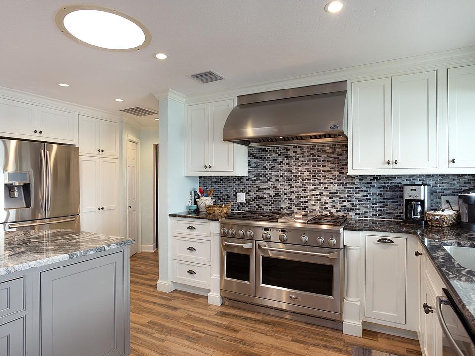 Gas Cooktop w/ Double Oven
