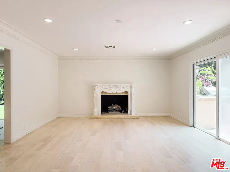 1094 Garden Ln — Photo 44