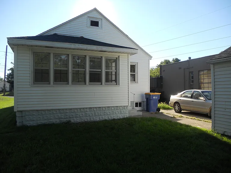 441 Spring Ave NE — Photo 11