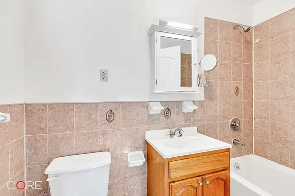 Rented by CORE | media 5