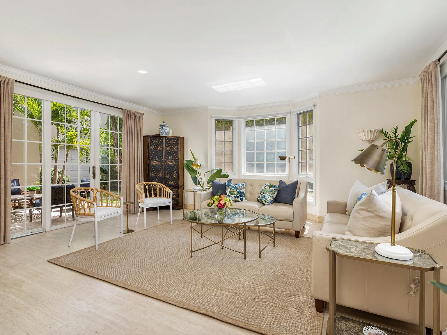 2 bed, 2.0 bath, 1261 sqft, $10,000 — Photo 4
