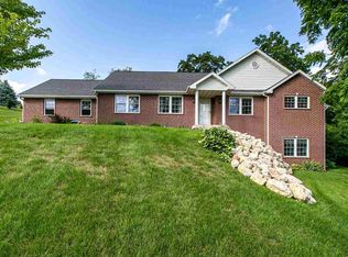 16073 Frontier Ct, Dubuque, IA 52002