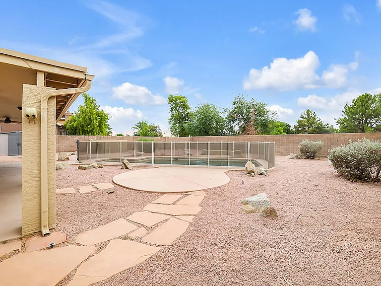 1380 N Concord Ave — Photo 31