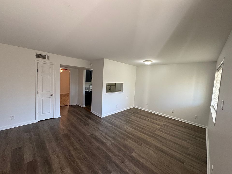 1st image of 1512 Lake Ave APT M