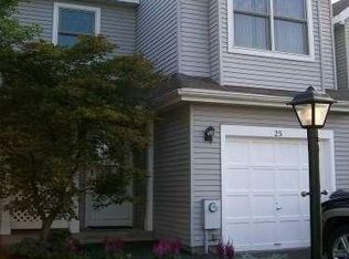 25 Justine Ct, Rensselaer, NY 12144