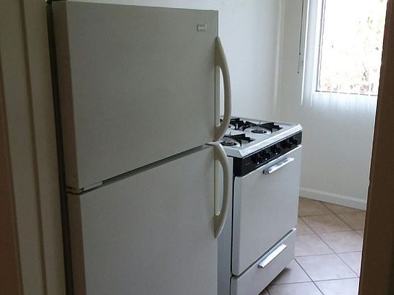 4th image of 3723 Clarington Ave APT 25