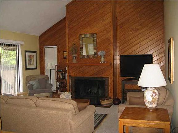 3rd image of 92 Surfscoter Ln