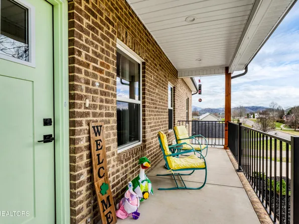 1318 Tomahawk Dr, Maryville, TN 37803
