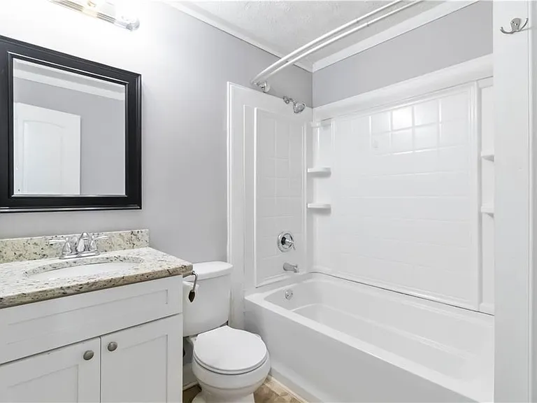 888 Chartley Dr SW — Photo 24