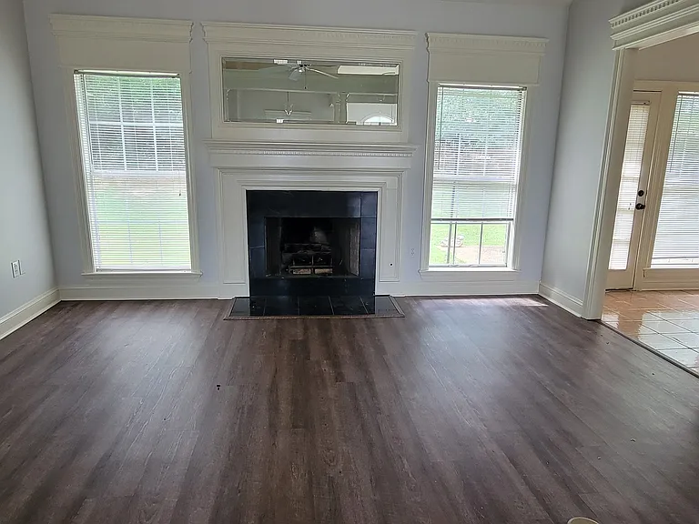 516 Windsor Dr — Photo 4