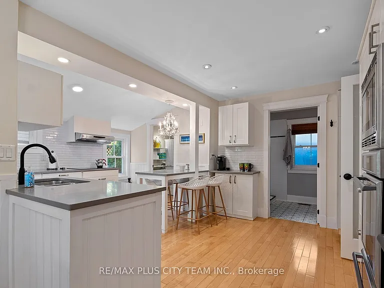 4 Wyckliffe Ave — Photo 10