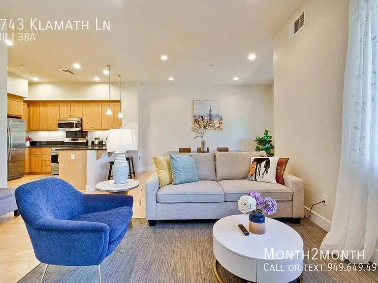 3743 Klamath Ln — Photo 1