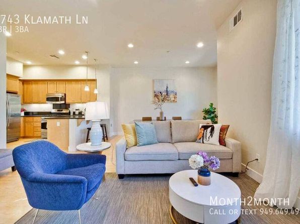 3743 Klamath Ln