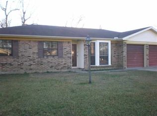 411 Kirkwood Dr, Port Neches, TX 77651