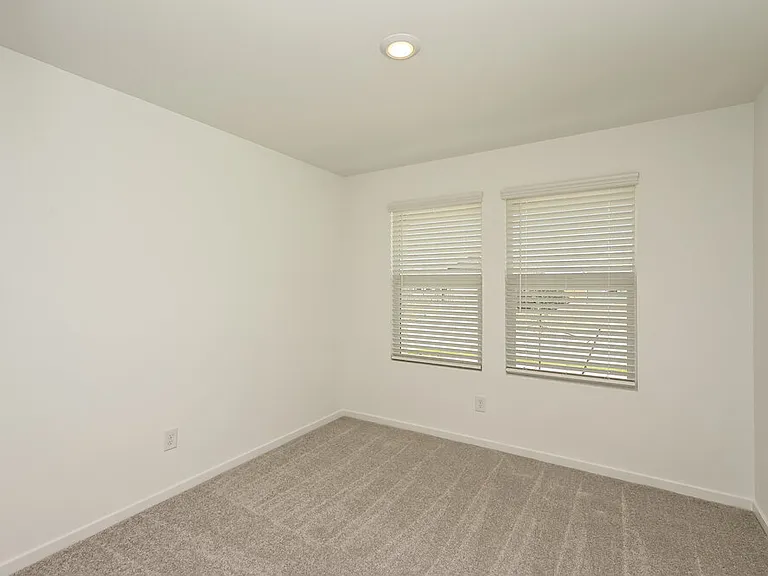 2213 La Vista Ln — Photo 13