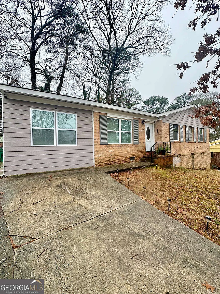 172 Scarsdale Dr photo 1