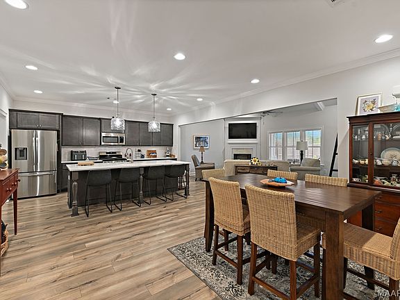 5th image of 244 Royal Oaks Dr