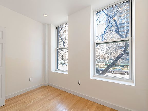 4th image of 59 1st Ave #1