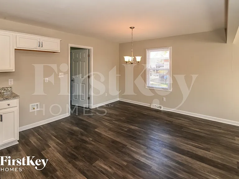 1903 Ashcraft Ave — Photo 5