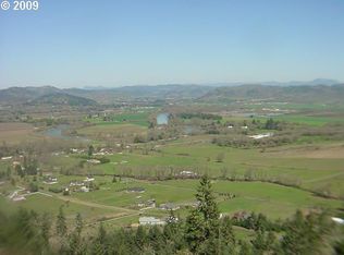 863 Melrose Heights Ln, Roseburg, OR 97471
