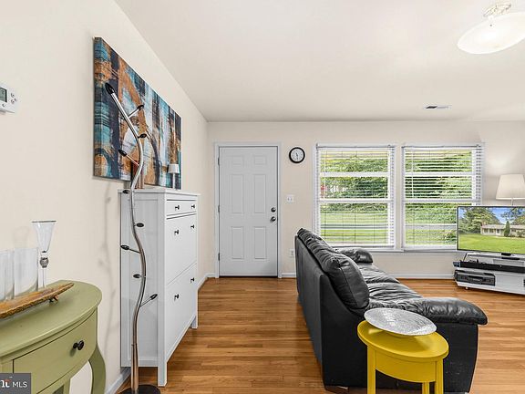 4th image of 4012 Taylor Dr