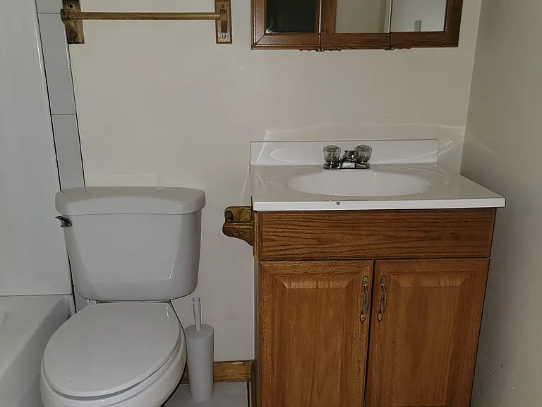 320 Morse Ave #C — Photo 9