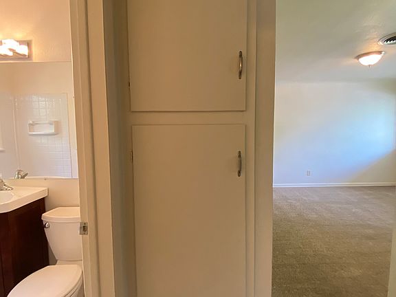 4th image of 701-709 E Myrtle St #705.5