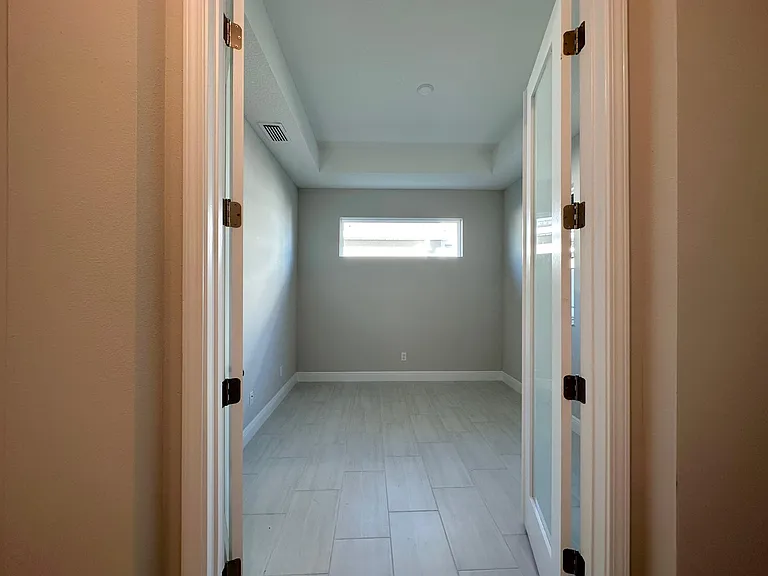 10716 Klee Ave — Photo 3