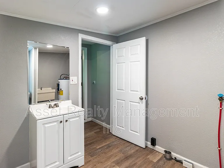 2313 Brice St — Photo 29