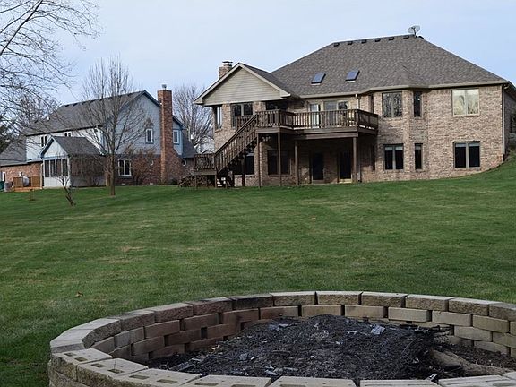 2nd image of 8165 Meadow Dr