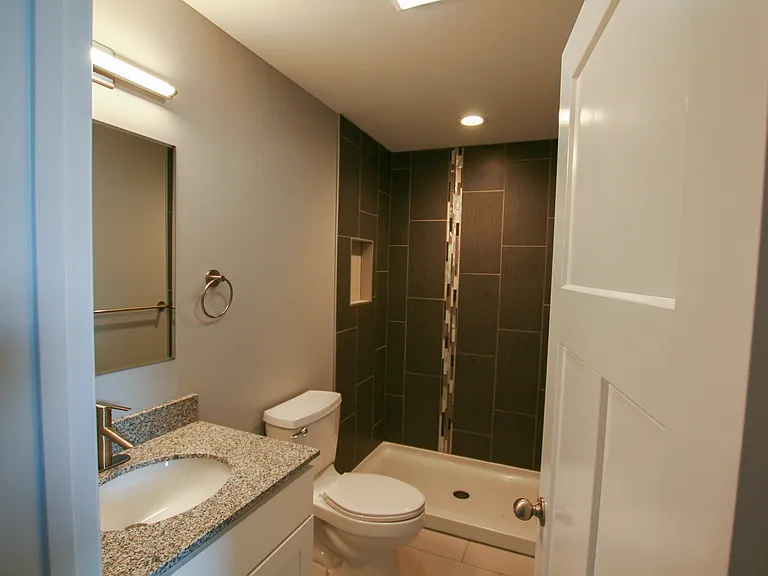 632 N College St #303 — Photo 6