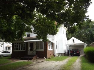 514 S 3rd St, Watseka, IL 60970