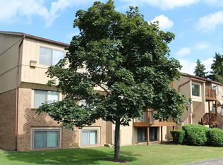 30060 W Twelve Mile Rd, Farmington, MI 48334