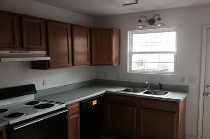 5th image of 2305 Greenwood Dr #10
