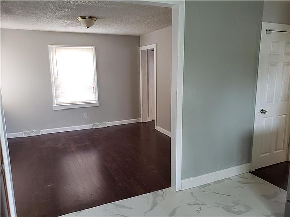 4th image of 3504 Spruce Ave